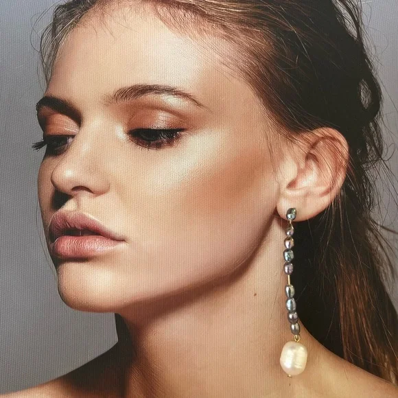 🎁Madewell Iridescent Gray and Pearl Drop Earrings-🎁Black Friday 20% off now! - Picture 2 of 5